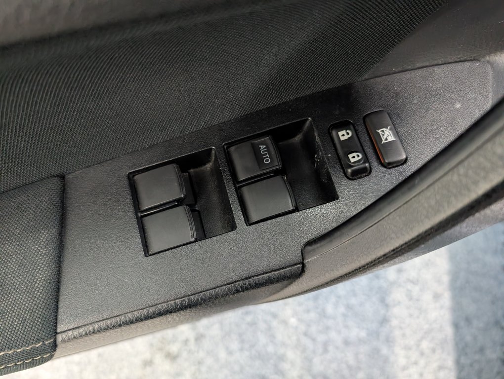 Toyota Corolla LE, AUTOMATIQUE, 2017 à Magog, Québec - 10 - w1024h768px