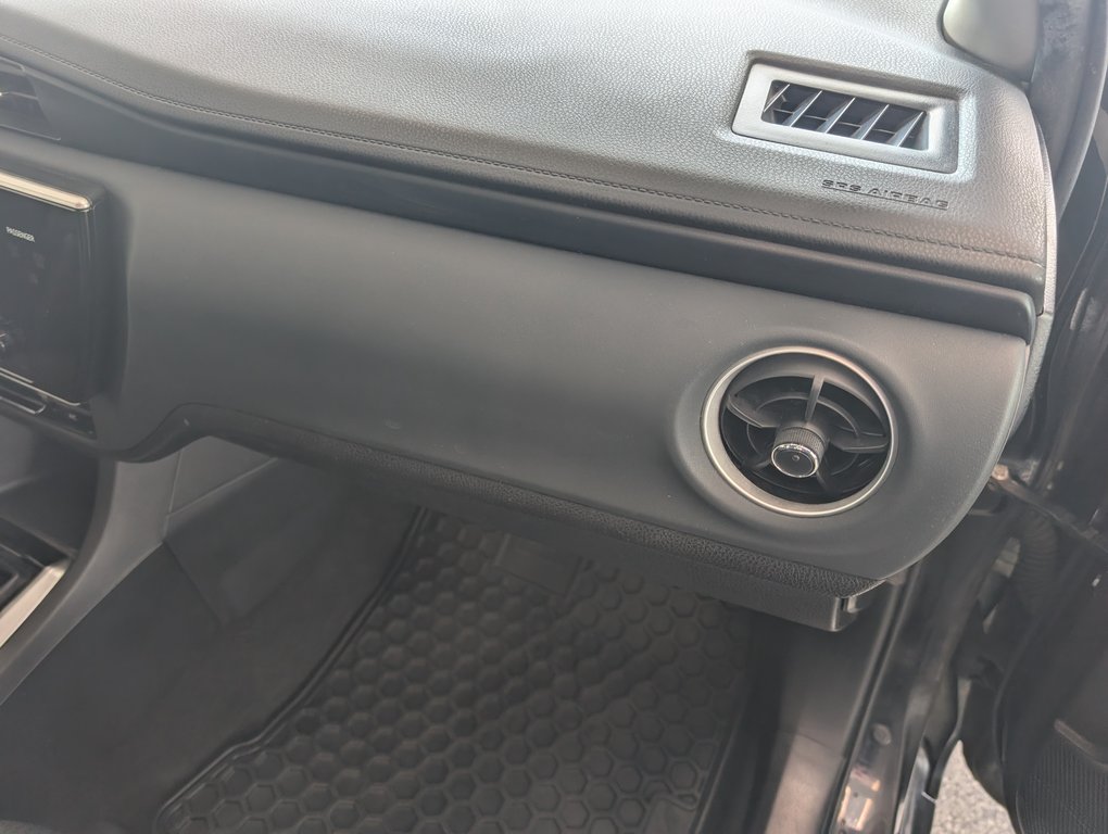 Toyota Corolla LE, AUTOMATIQUE, A/C, 2017 à Magog, Québec - 9 - w1024h768px