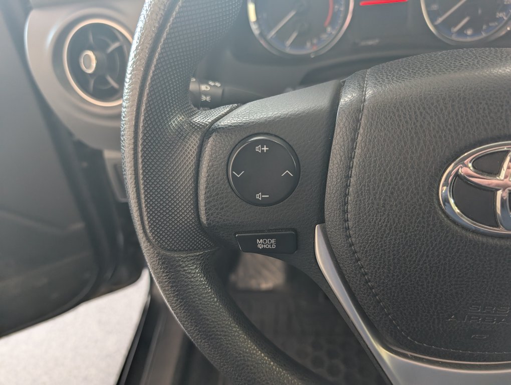 Toyota Corolla LE, AUTOMATIQUE, A/C, 2017 à Magog, Québec - 18 - w1024h768px