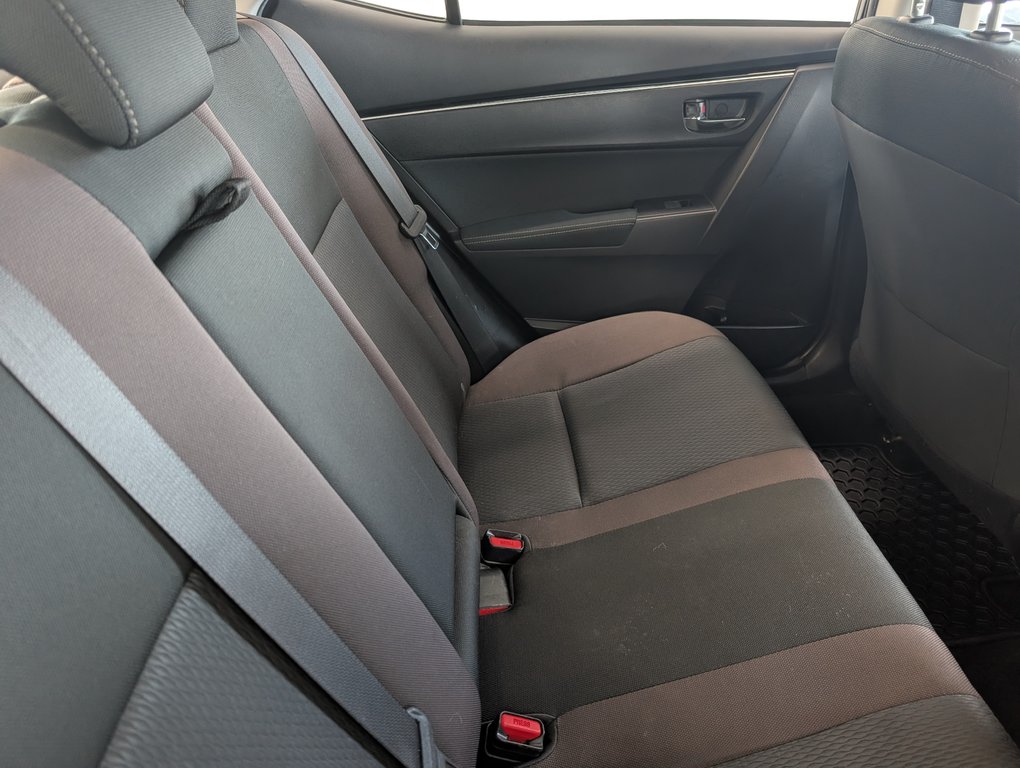 Toyota Corolla LE, AUTOMATIQUE, A/C, 2017 à Magog, Québec - 7 - w1024h768px