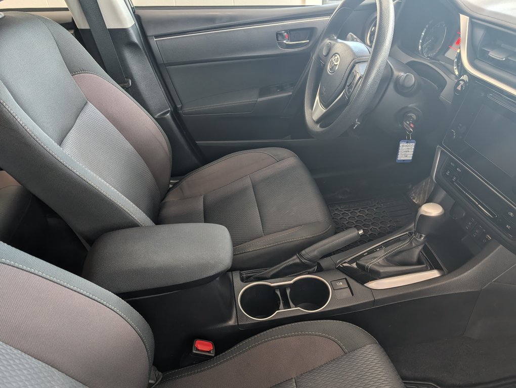 Toyota Corolla LE, AUTOMATIQUE, A/C, 2017 à Magog, Québec - 8 - w1024h768px