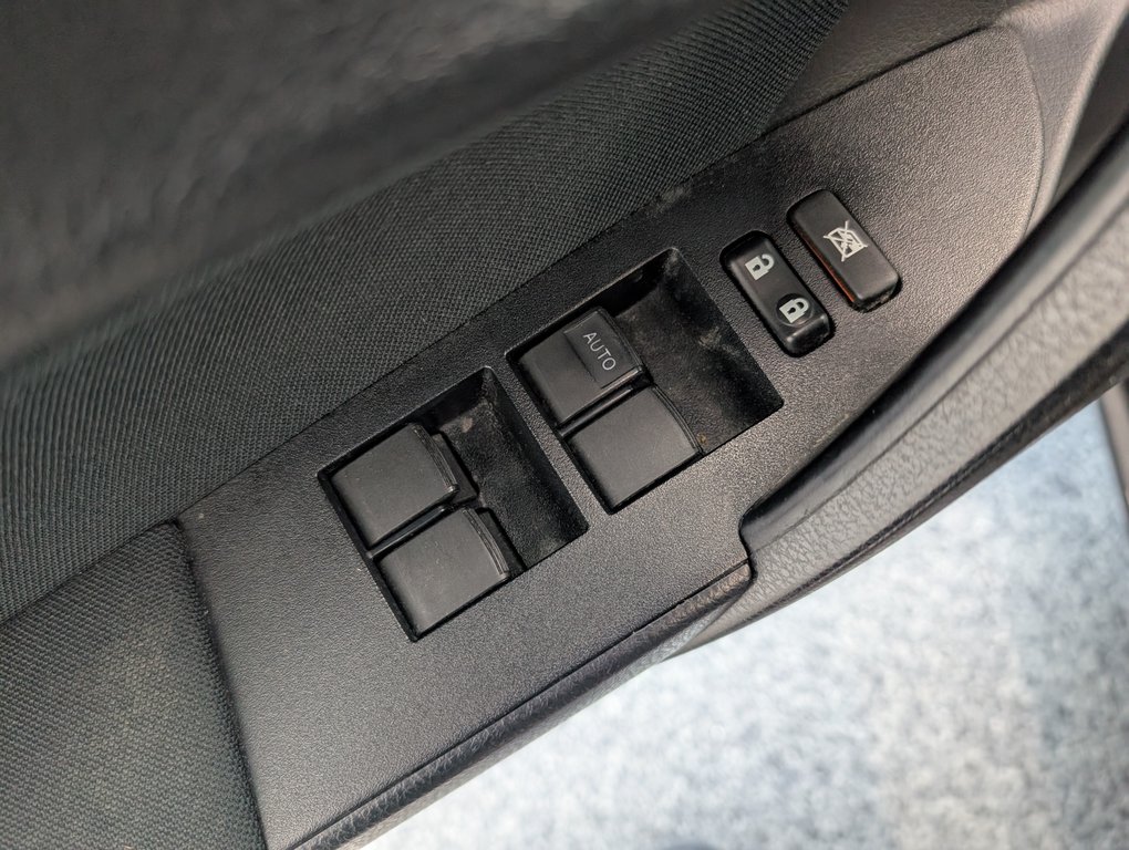 Toyota Corolla LE, AUTOMATIQUE, A/C, 2017 à Magog, Québec - 13 - w1024h768px