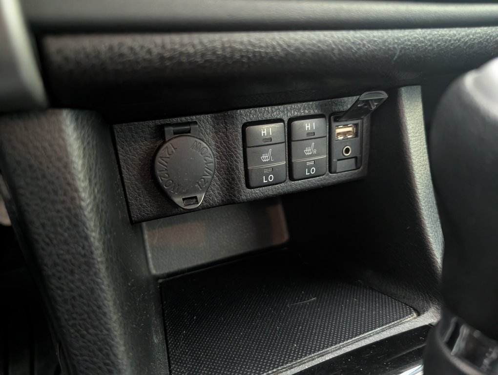 Toyota Corolla LE, AUTOMATIQUE, A/C, 2017 à Magog, Québec - 15 - w1024h768px