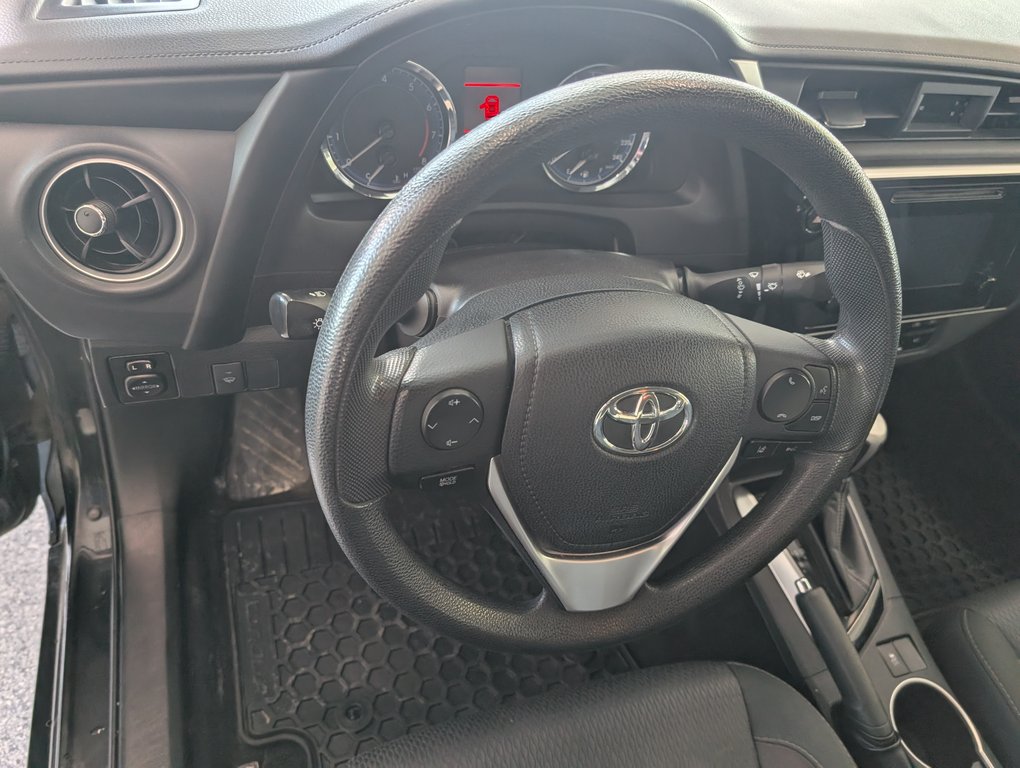 Toyota Corolla LE, AUTOMATIQUE, A/C, 2017 à Magog, Québec - 12 - w1024h768px