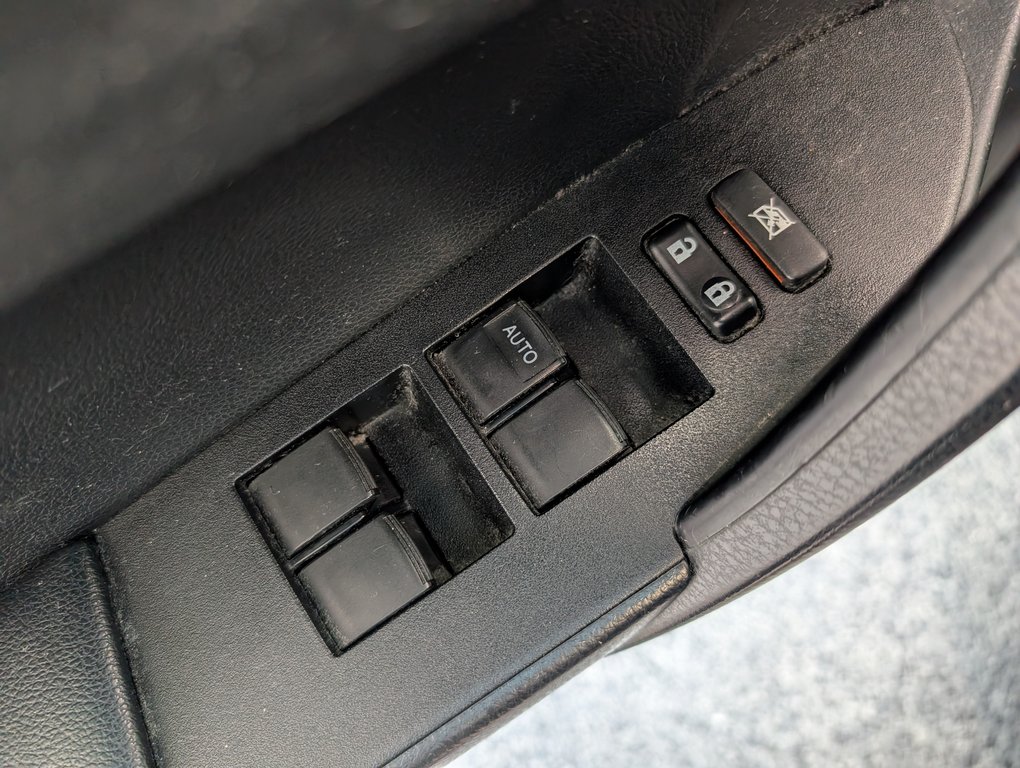 Toyota Corolla SE, 2017 à Magog, Québec - 13 - w1024h768px