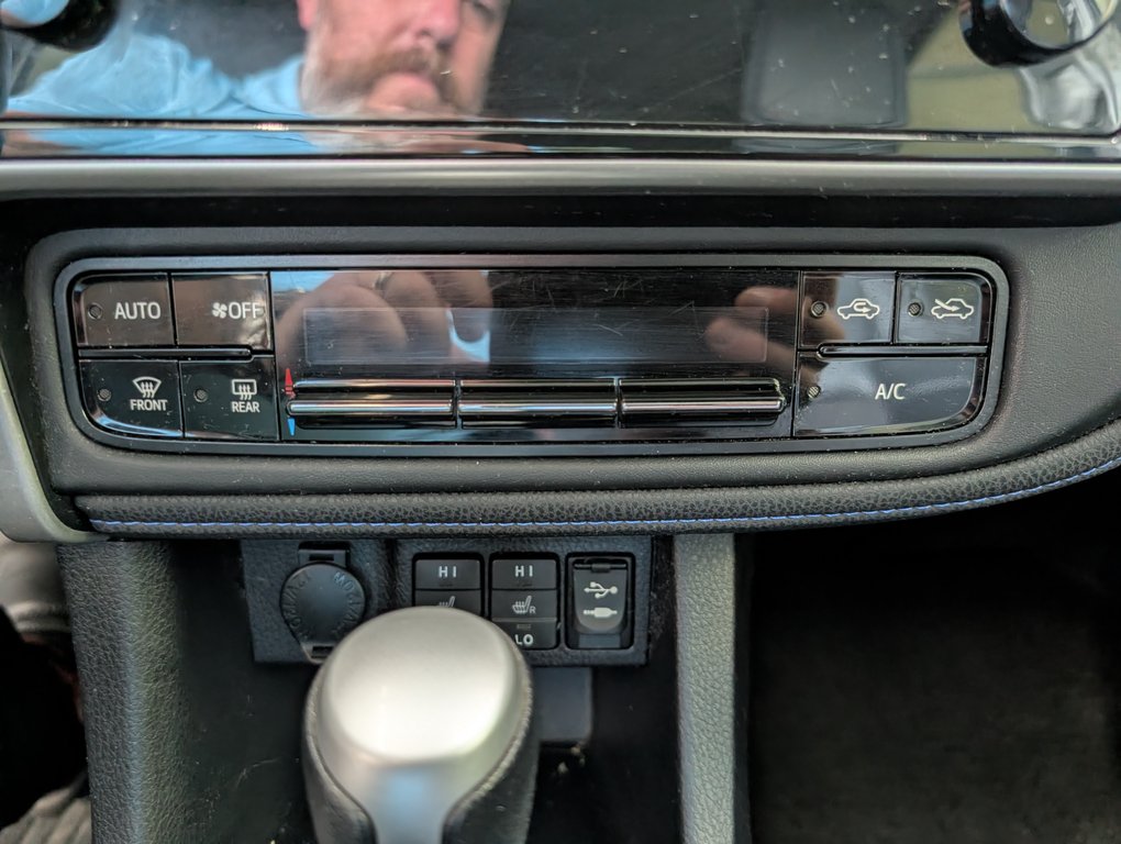 Toyota Corolla SE, 2017 à Magog, Québec - 17 - w1024h768px