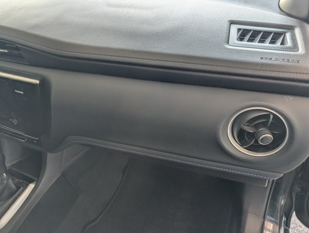 Toyota Corolla SE, 2017 à Magog, Québec - 9 - w1024h768px