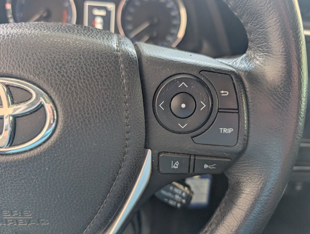 Toyota Corolla SE, 2017 à Magog, Québec - 19 - w1024h768px
