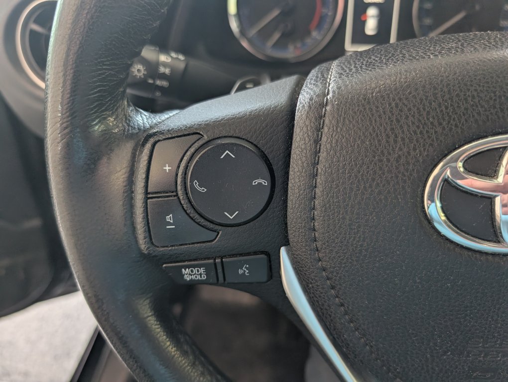 Toyota Corolla SE, 2017 à Magog, Québec - 18 - w1024h768px