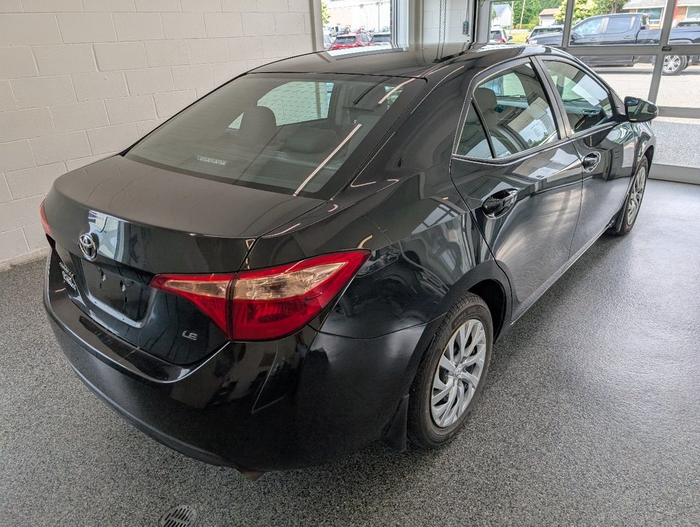 Toyota Corolla LE, AUTOMATIQUE, A/C, 2018 à Magog, Québec - 3 - w1024h768px