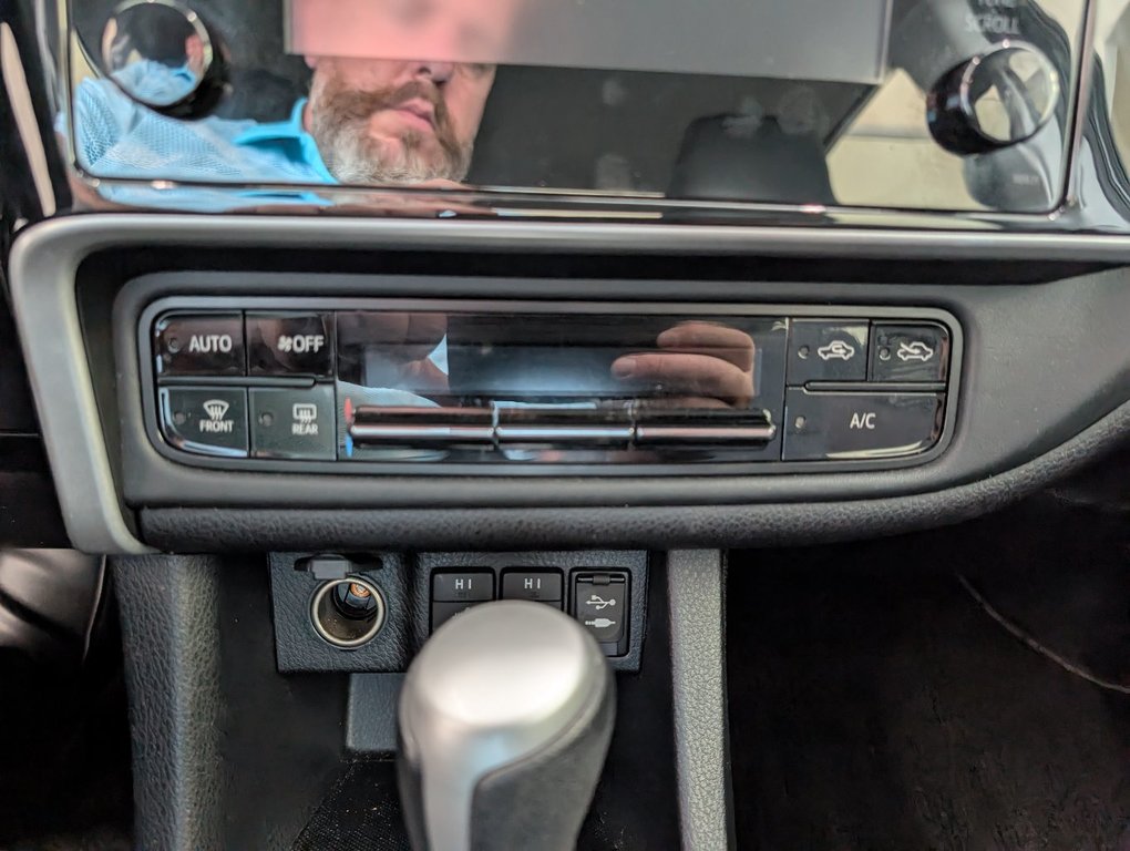 Toyota Corolla LE, AUTOMATIQUE, A/C, 2018 à Magog, Québec - 15 - w1024h768px