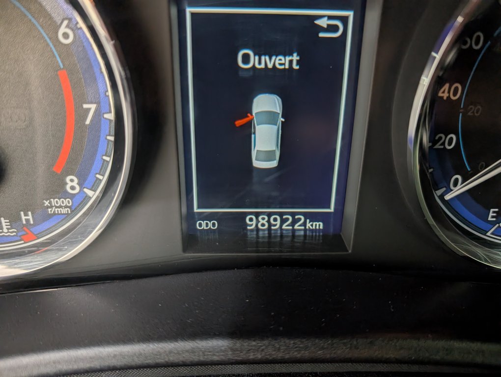 Toyota Corolla SE, A/C, 2019 à Magog, Québec - 22 - w1024h768px