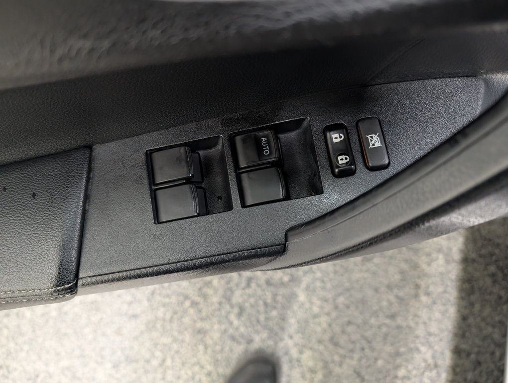 Toyota Corolla SE, A/C, 2019 à Magog, Québec - 14 - w1024h768px