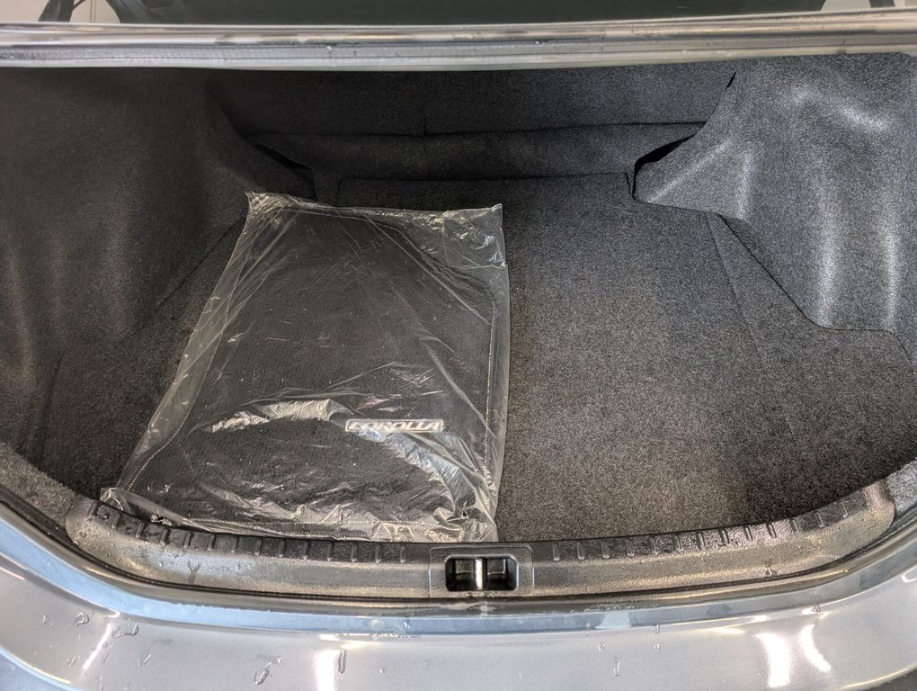 Toyota Corolla LE 2019 à Magog, Québec - 6 - w1024h768px