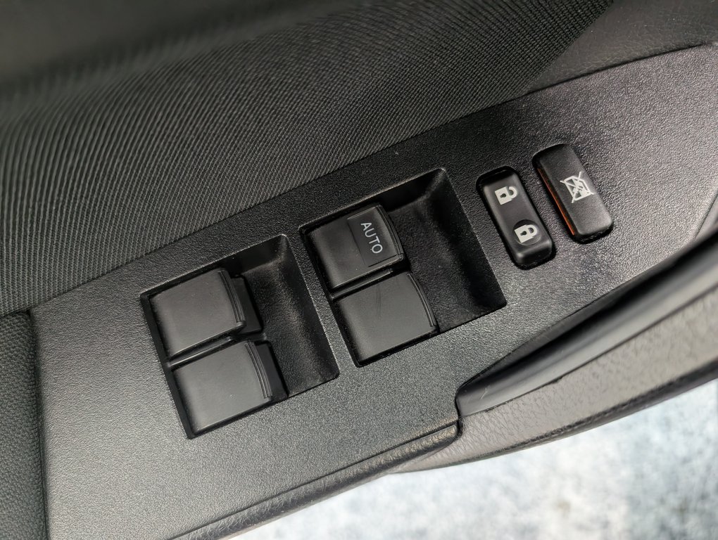 Toyota Corolla LE 2019 à Magog, Québec - 13 - w1024h768px