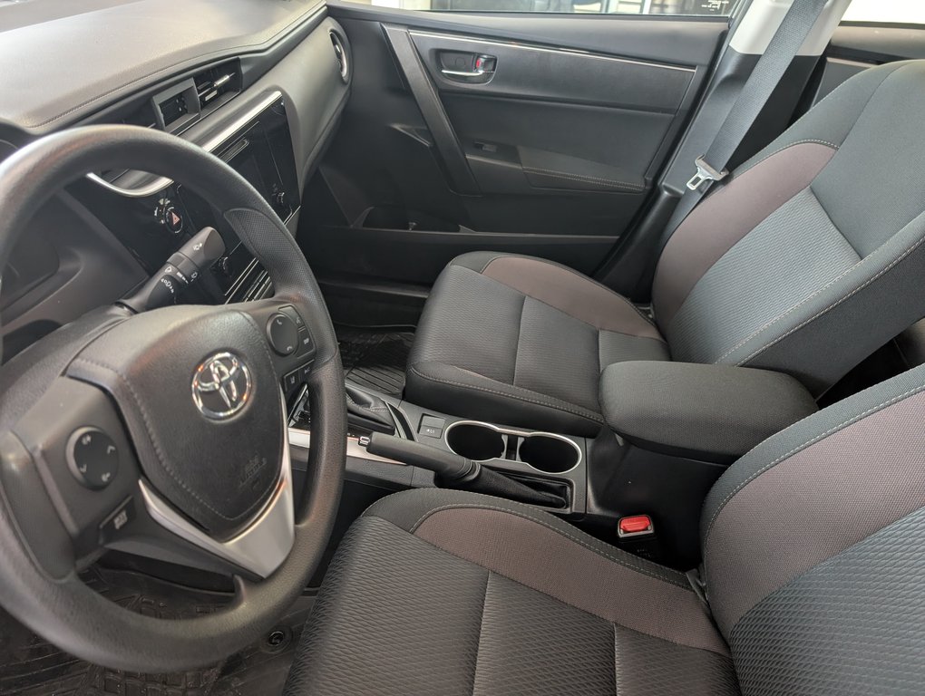 Toyota Corolla LE 2019 à Magog, Québec - 11 - w1024h768px