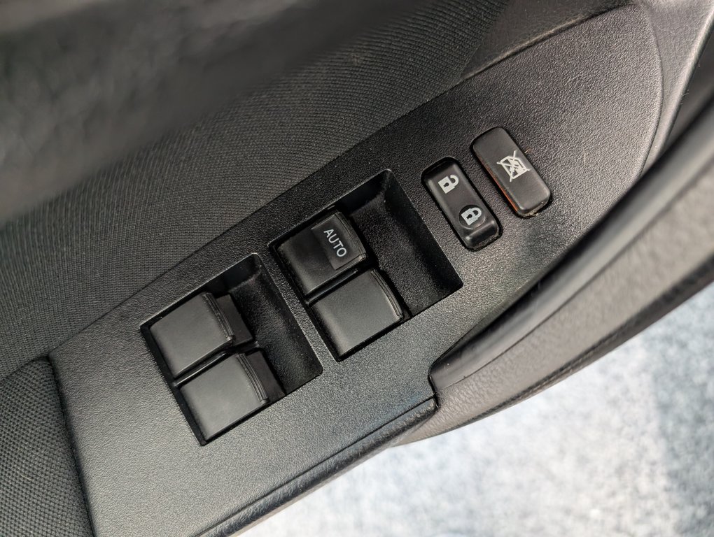 Toyota Corolla LE 2019 à Magog, Québec - 10 - w1024h768px