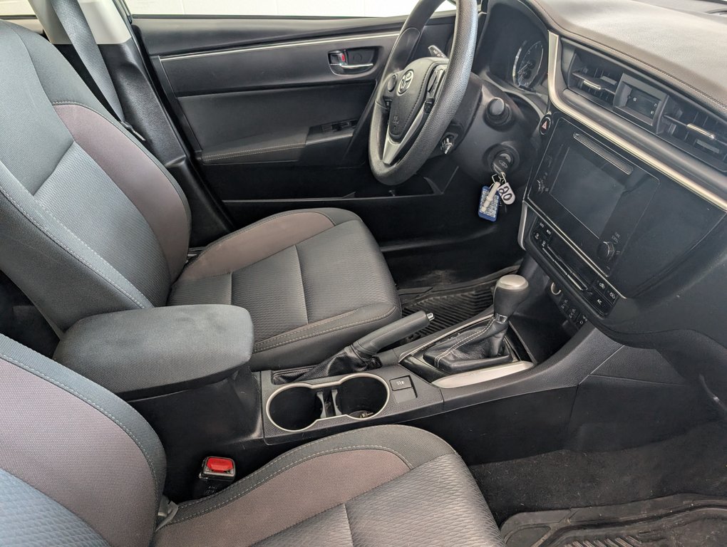 Toyota Corolla LE 2019 à Magog, Québec - 6 - w1024h768px