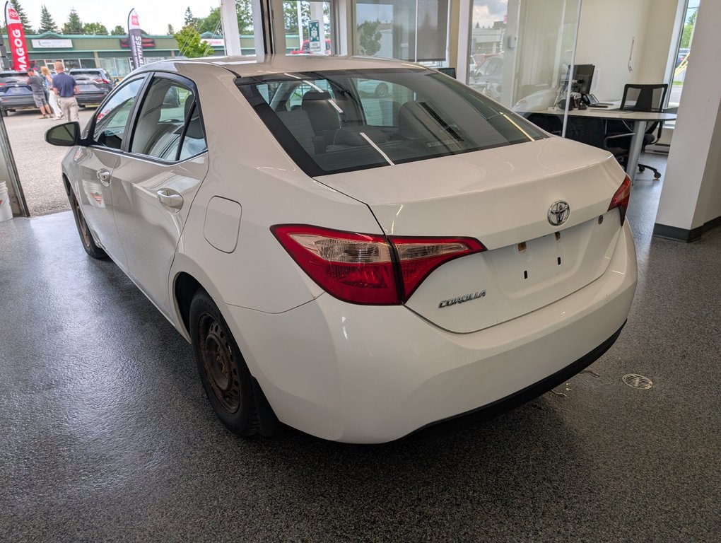 2019 Toyota Corolla CE in Magog, Quebec - 3 - w1024h768px
