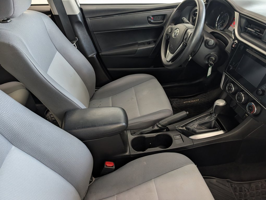 2019 Toyota Corolla CE in Magog, Quebec - 8 - w1024h768px