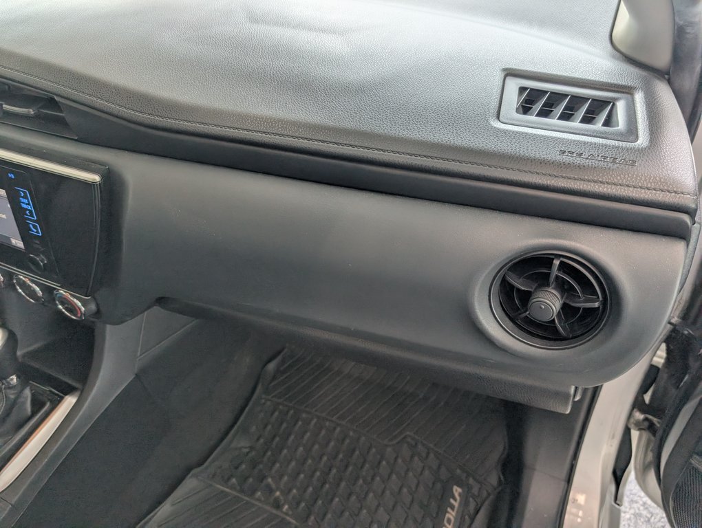 2019 Toyota Corolla CE in Magog, Quebec - 9 - w1024h768px