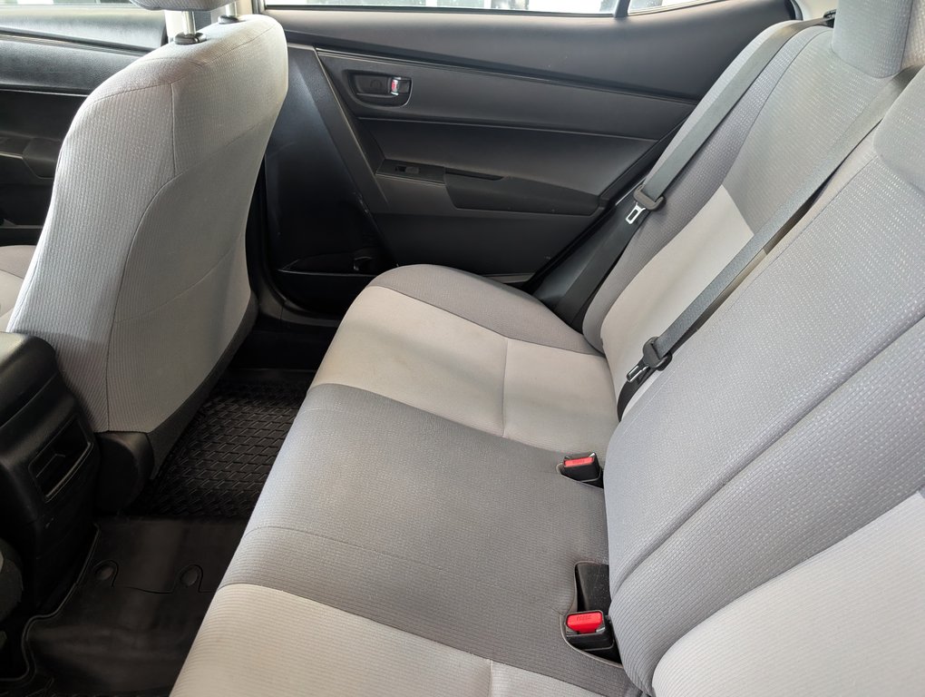 2019 Toyota Corolla CE in Magog, Quebec - 10 - w1024h768px