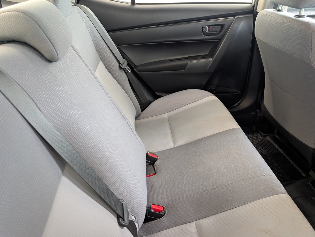 2019 Toyota Corolla CE in Magog, Quebec - 7 - w1024h768px