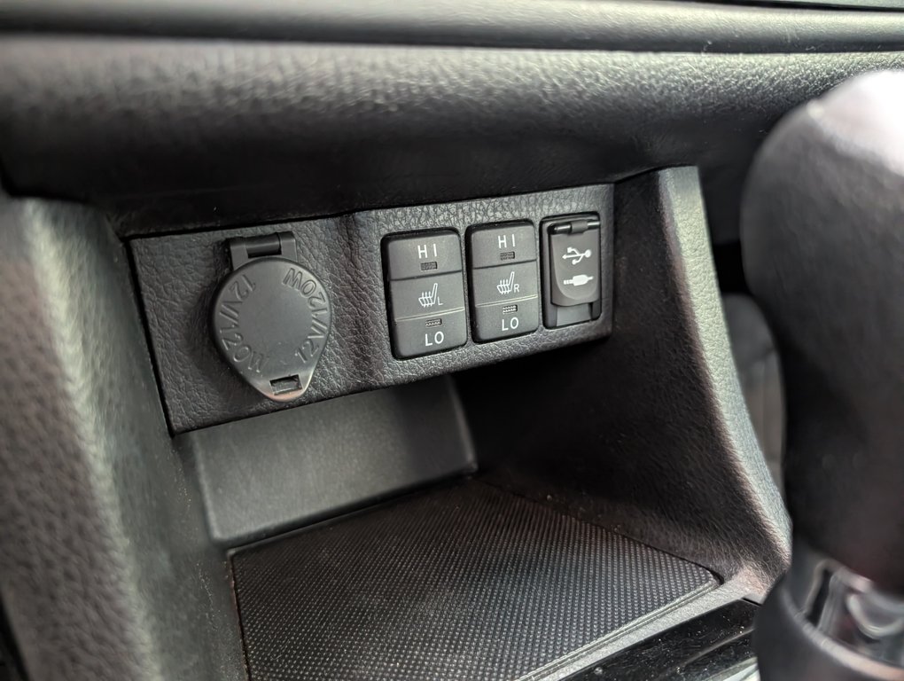 2019 Toyota Corolla LE, AUTOMATIQUE, in Magog, Quebec - 16 - w1024h768px