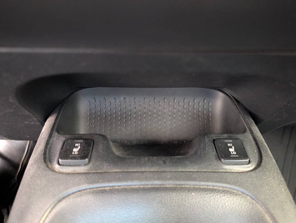 Toyota Corolla LE, AUTOMATIQUE, A/C, 2020 à Magog, Québec - 13 - w1024h768px