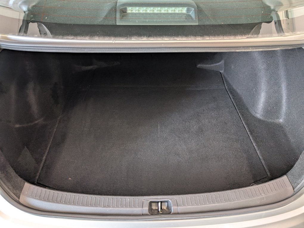 Toyota Corolla LE, AUTOMATIQUE, A/C, 2020 à Magog, Québec - 6 - w1024h768px