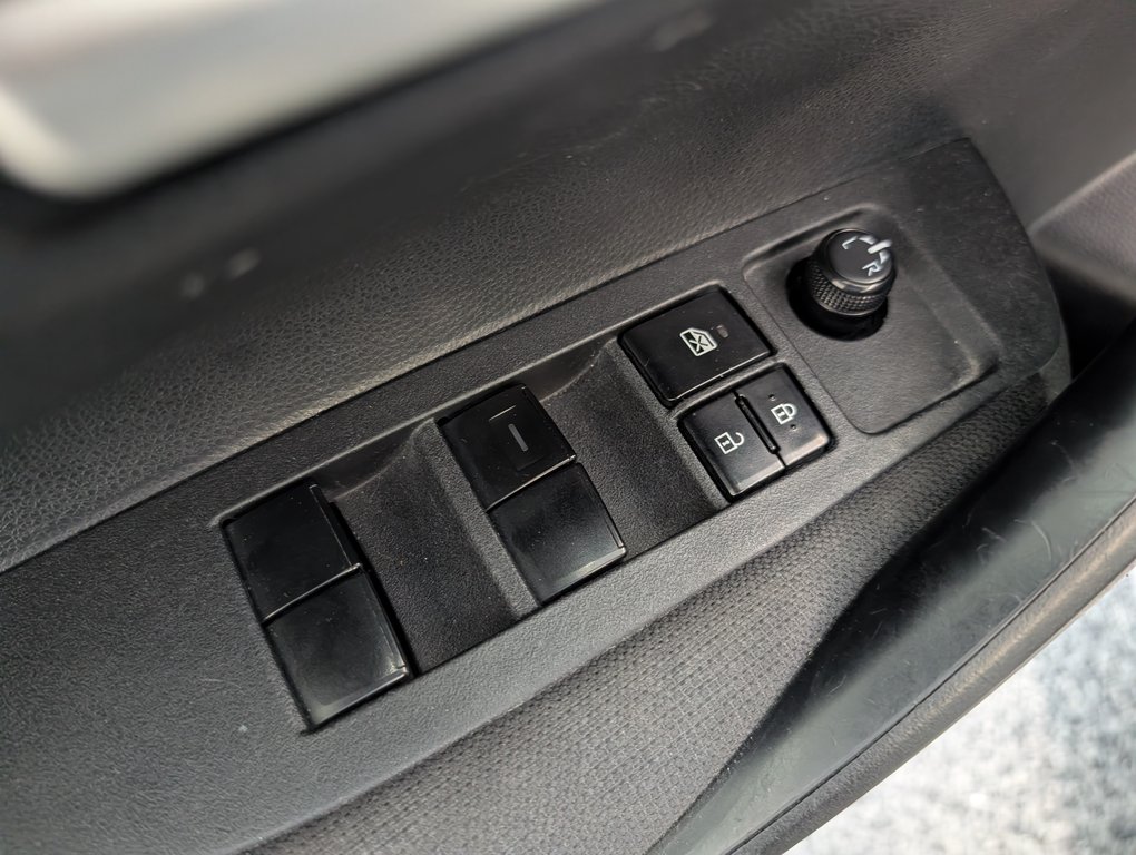 2020 Toyota Corolla L, AUTOMATIQUE, in Magog, Quebec - 13 - w1024h768px