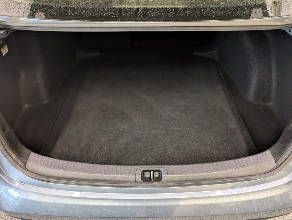 Toyota Corolla Hybrid 2021 à Magog, Québec - 7 - w1024h768px