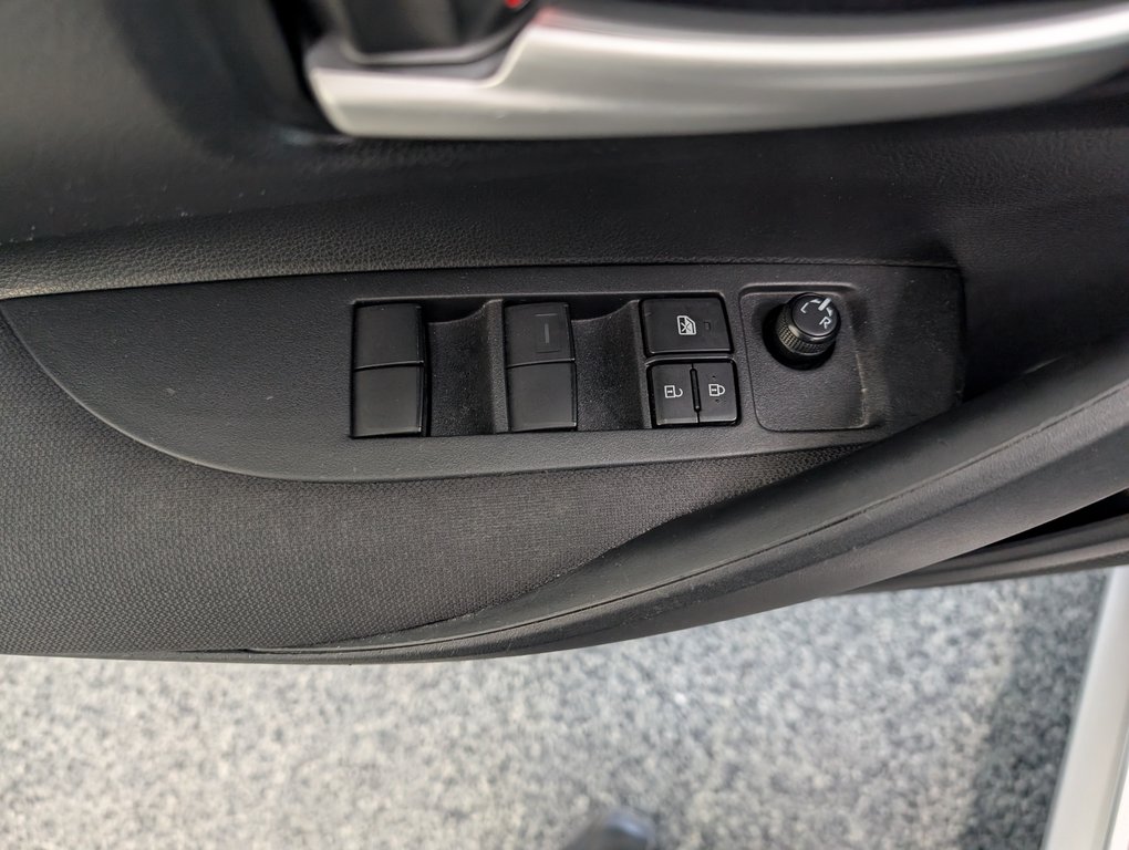 Toyota Corolla Hybrid 2021 à Magog, Québec - 14 - w1024h768px