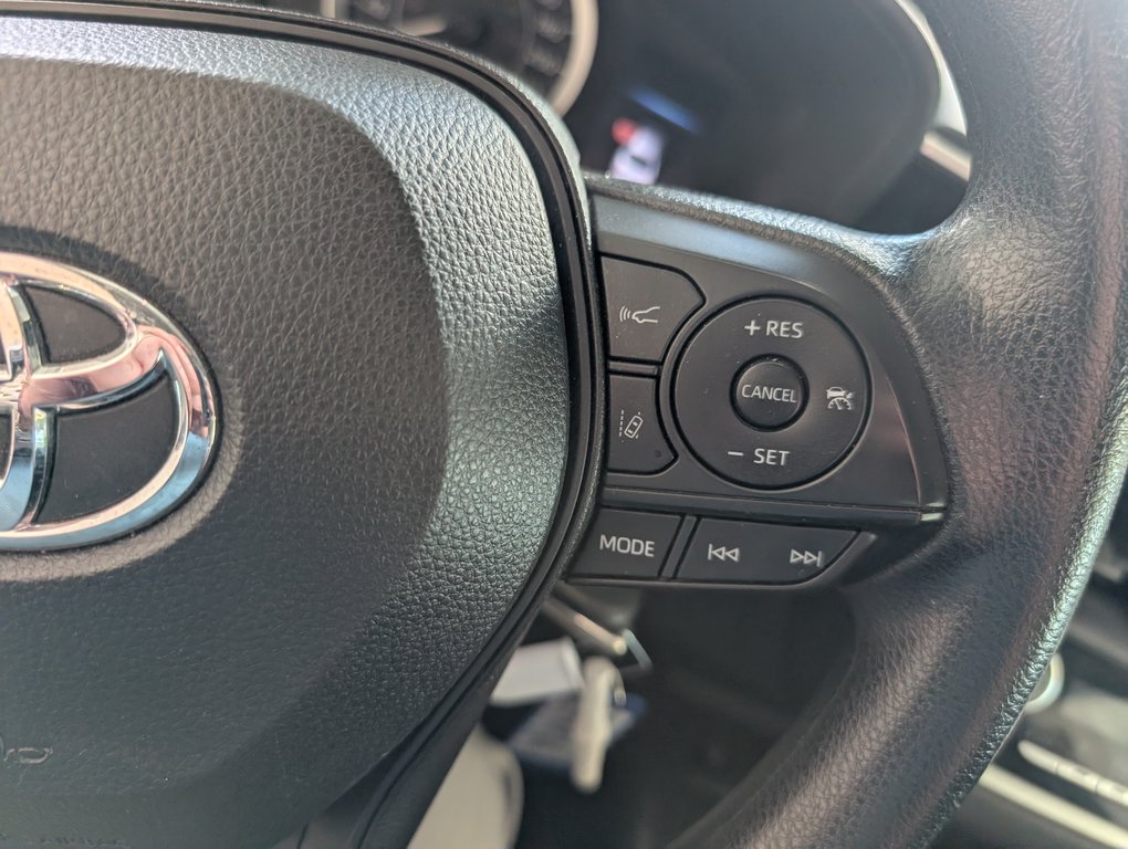 2021 Toyota Corolla LE, A/C, in Magog, Quebec - 18 - w1024h768px