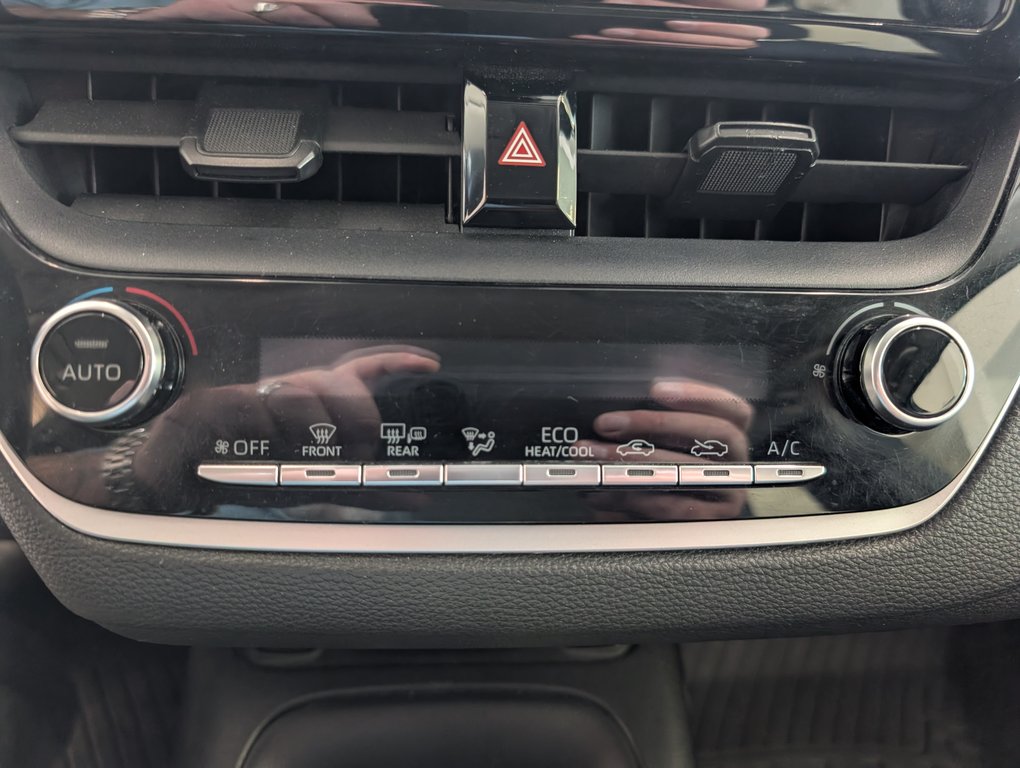 2021 Toyota Corolla LE, A/C, in Magog, Quebec - 16 - w1024h768px