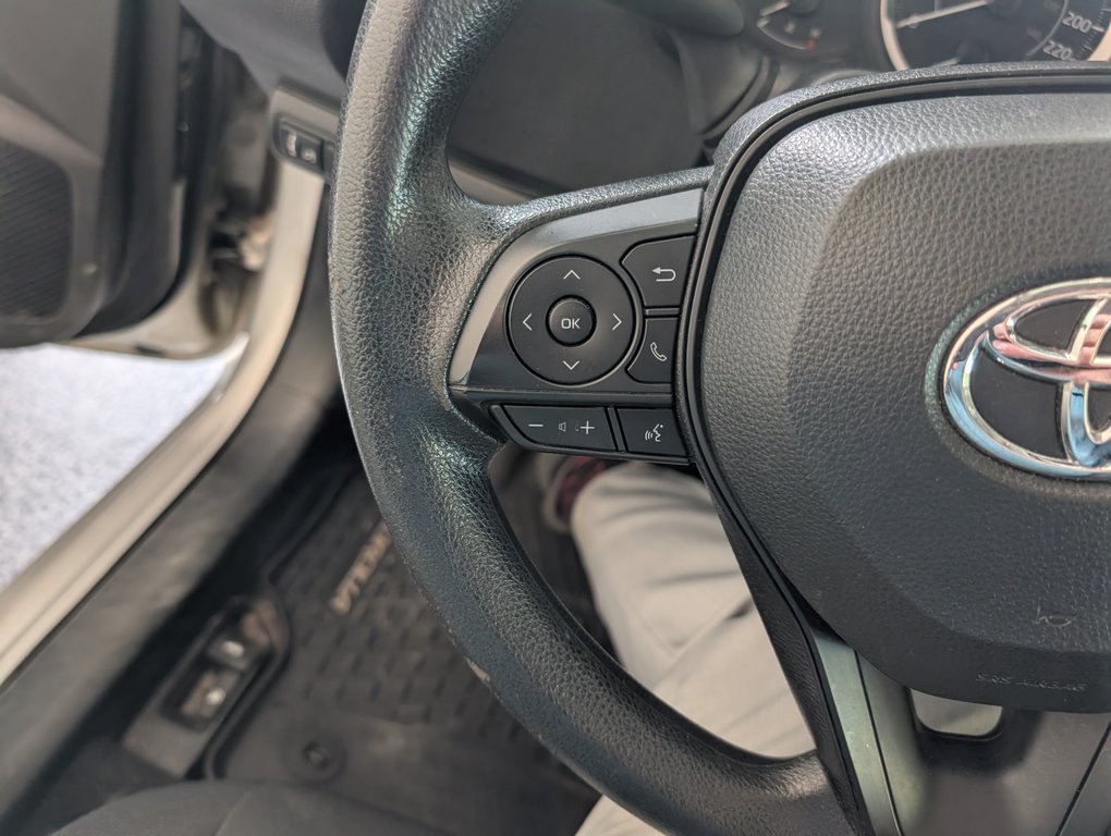 2021 Toyota Corolla LE, A/C, in Magog, Quebec - 17 - w1024h768px