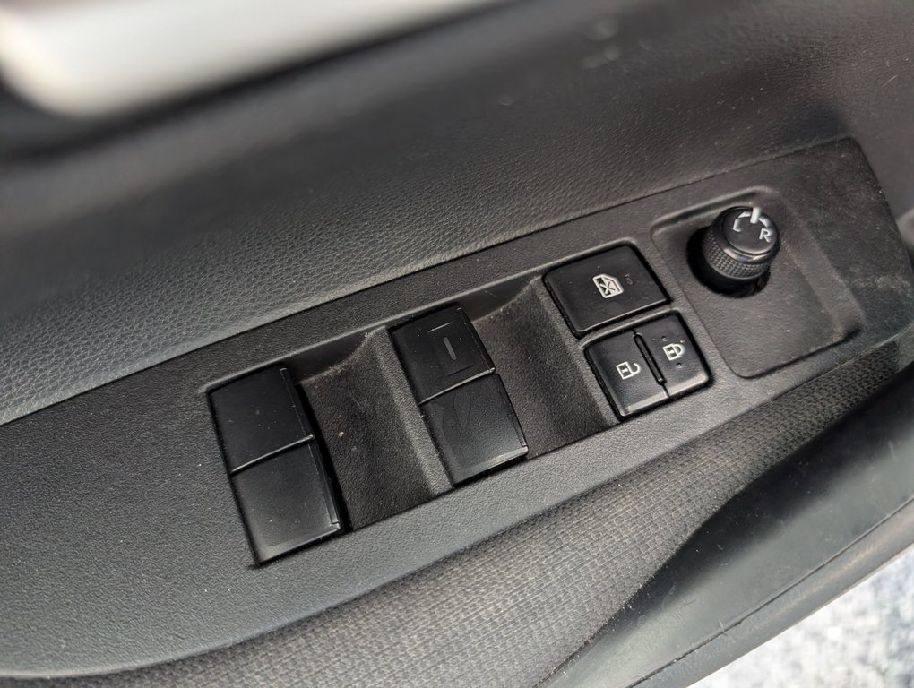 2021 Toyota Corolla LE, A/C, in Magog, Quebec - 12 - w1024h768px