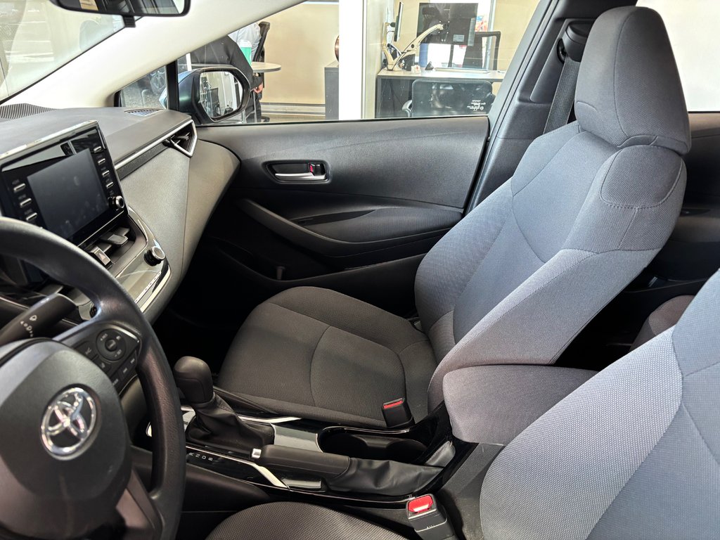 2021 Toyota Corolla L in Magog, Quebec - 12 - w1024h768px
