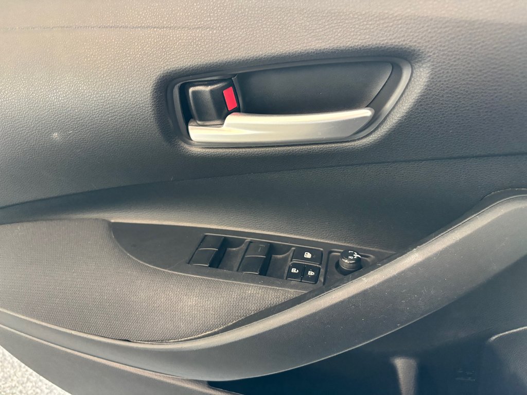 2021 Toyota Corolla L in Magog, Quebec - 14 - w1024h768px