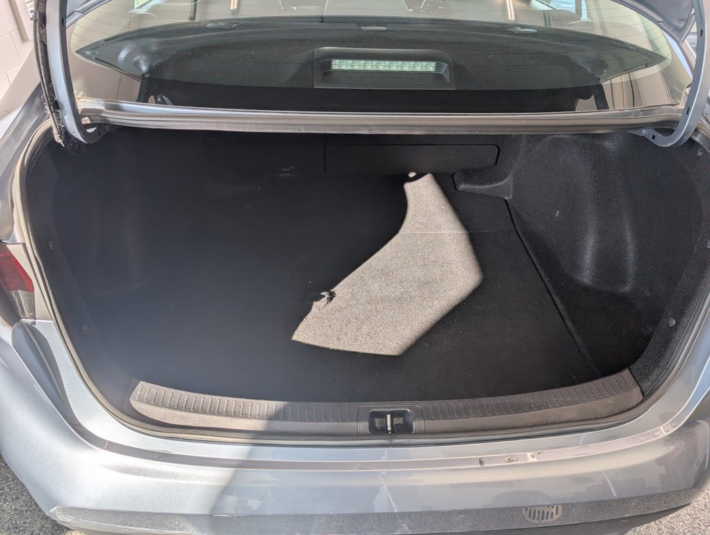 Toyota Corolla L, AUTOMATIQUE, 2022 à Magog, Québec - 7 - w1024h768px