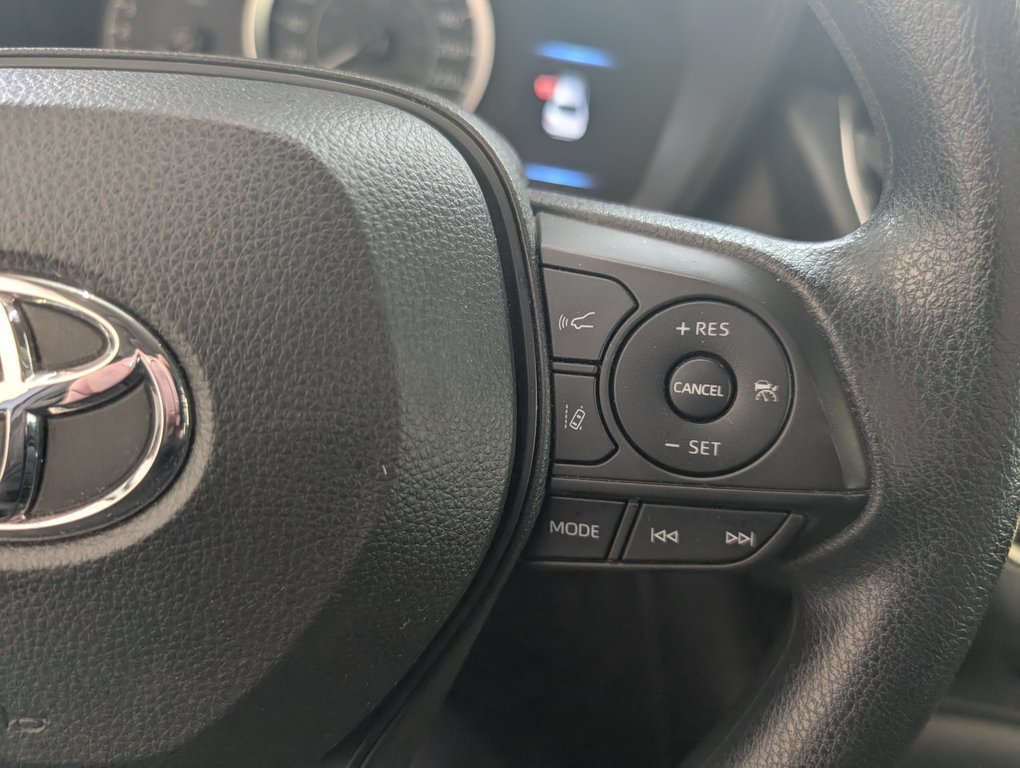 2022 Toyota Corolla LE, A/C, in Magog, Quebec - 19 - w1024h768px