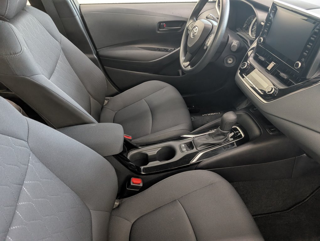 2022 Toyota Corolla LE, A/C, in Magog, Quebec - 8 - w1024h768px