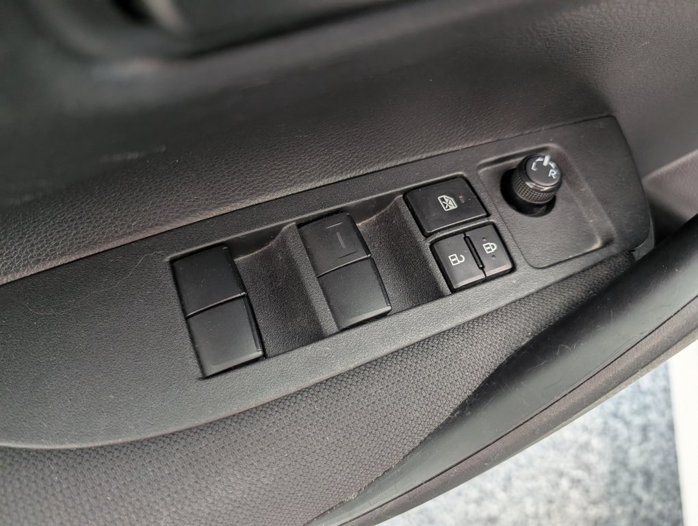 Toyota Corolla LE, AUTOMATIQUE, A/C, 2022 à Magog, Québec - 13 - w1024h768px