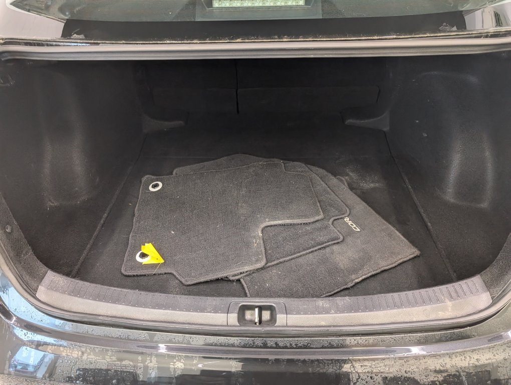 Toyota Corolla L 2022 à Magog, Québec - 6 - w1024h768px