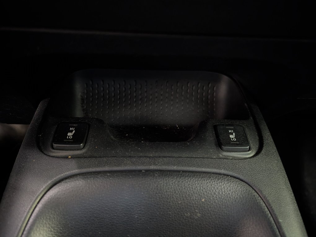 2022 Toyota Corolla LE, AUTOMATIQUE, in Magog, Quebec - 15 - w1024h768px