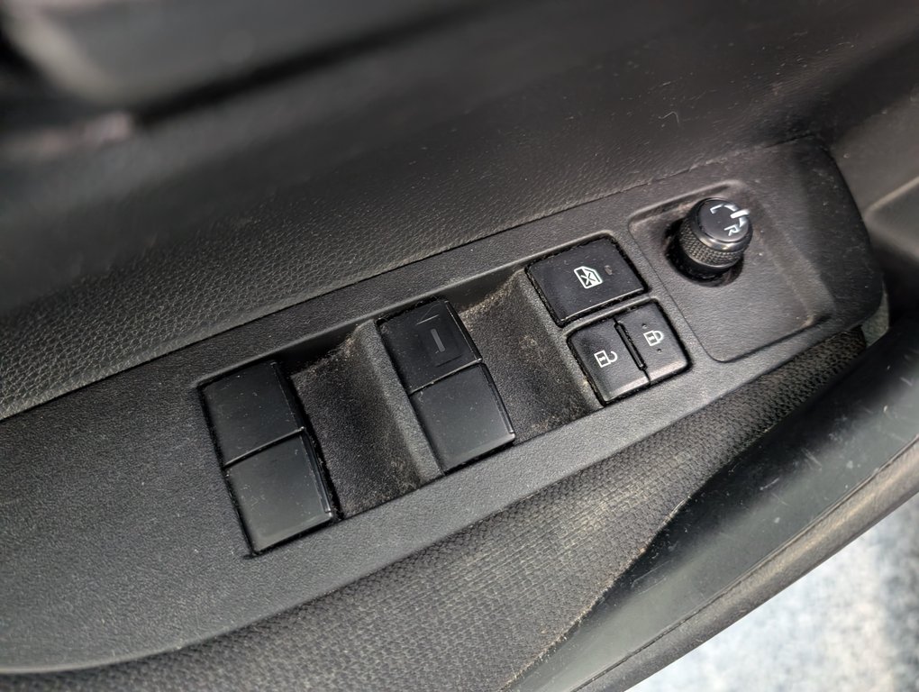 2022 Toyota Corolla LE, AUTOMATIQUE, in Magog, Quebec - 12 - w1024h768px