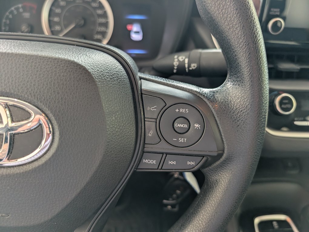 2022 Toyota Corolla LE in Magog, Quebec - 19 - w1024h768px