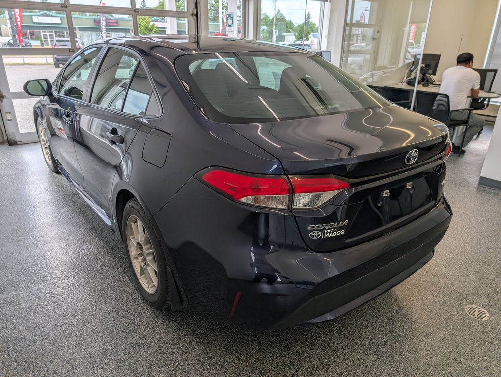 2022 Toyota Corolla LE in Magog, Quebec - 4 - w1024h768px