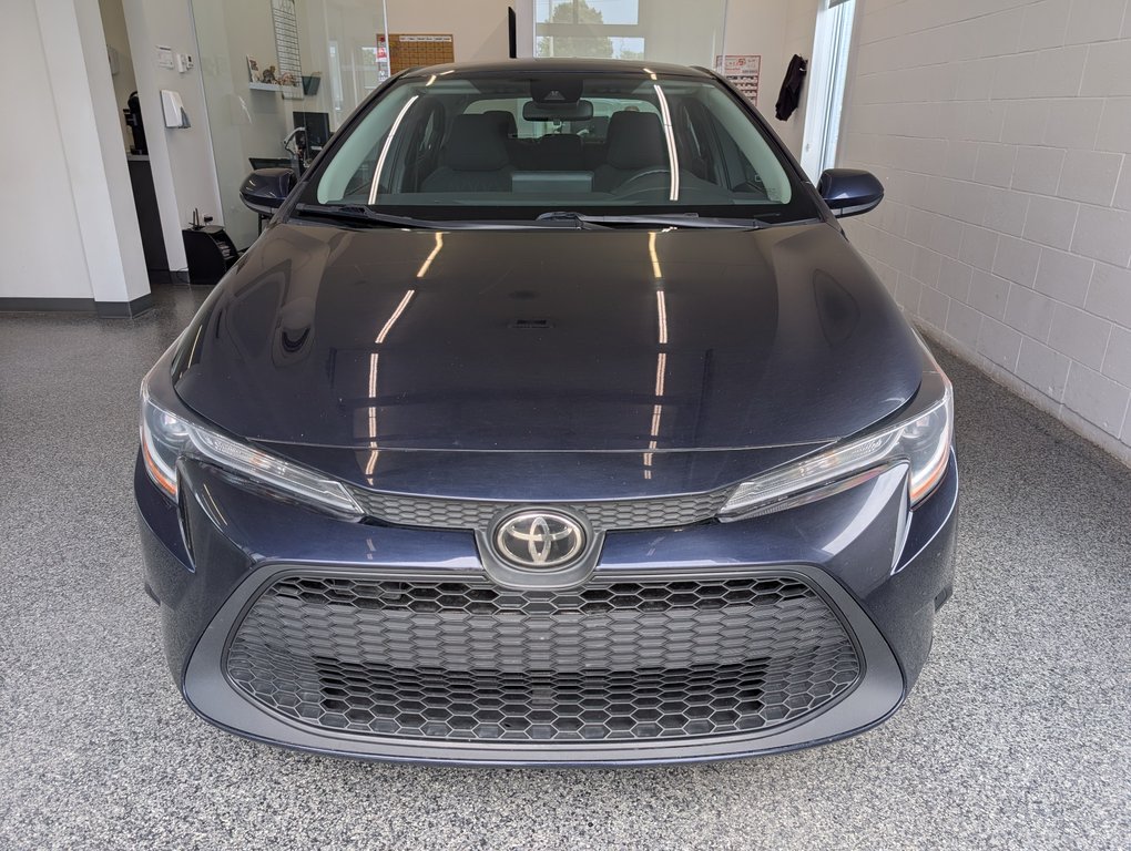 2022 Toyota Corolla LE in Magog, Quebec - 5 - w1024h768px