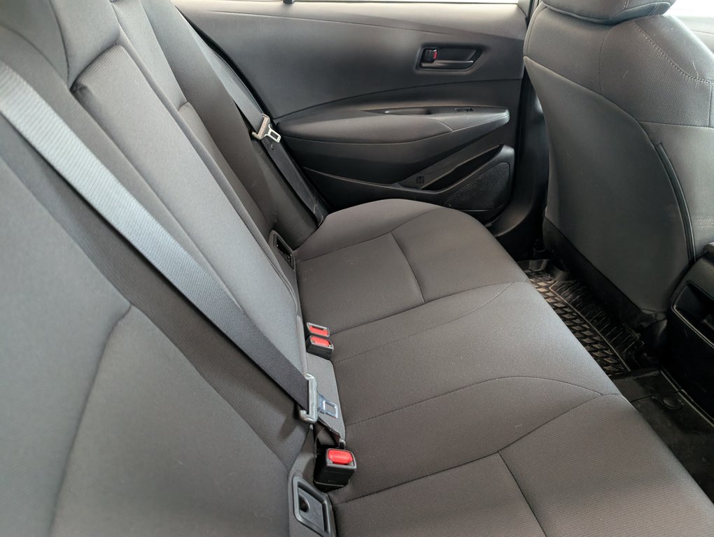 2022 Toyota Corolla LE in Magog, Quebec - 7 - w1024h768px